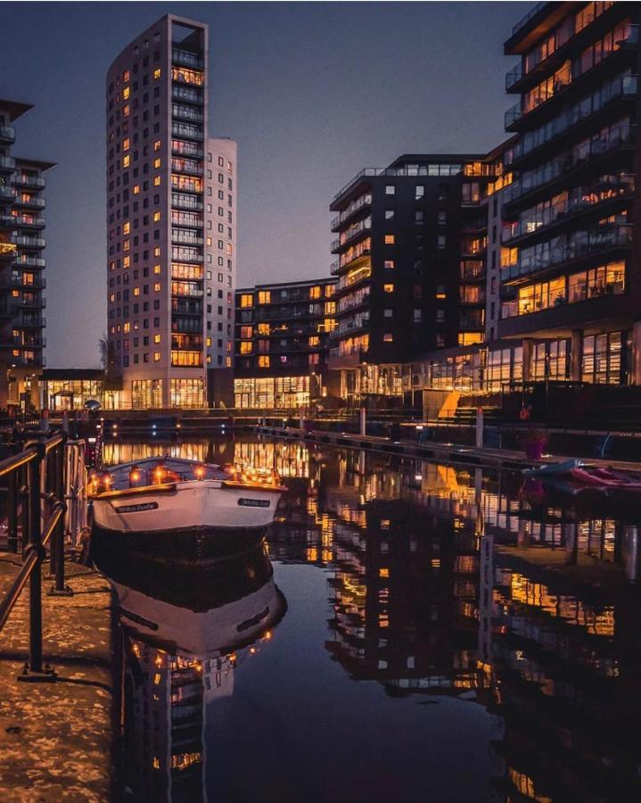 Deluxe Leeds Centre With Free Parking No Balcony *
