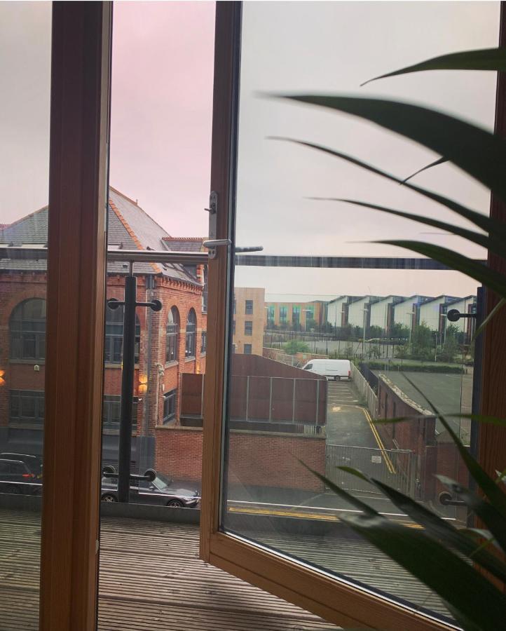 Deluxe Leeds Centre With Free Parking No Balcony *